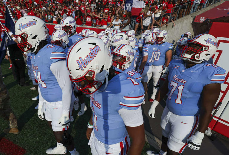 NFL Orders Houston Cougars To Stop Wearing Oilers-Inspired Jerseys